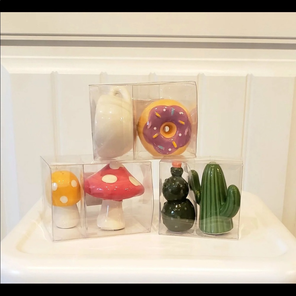 SOLD Target Bullseye Playground Dollar Spot Salt and Pepper Shakers Sets